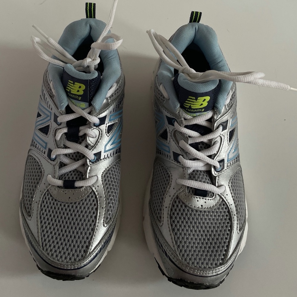 Women’s Size 6 New Balance Running Sneakers